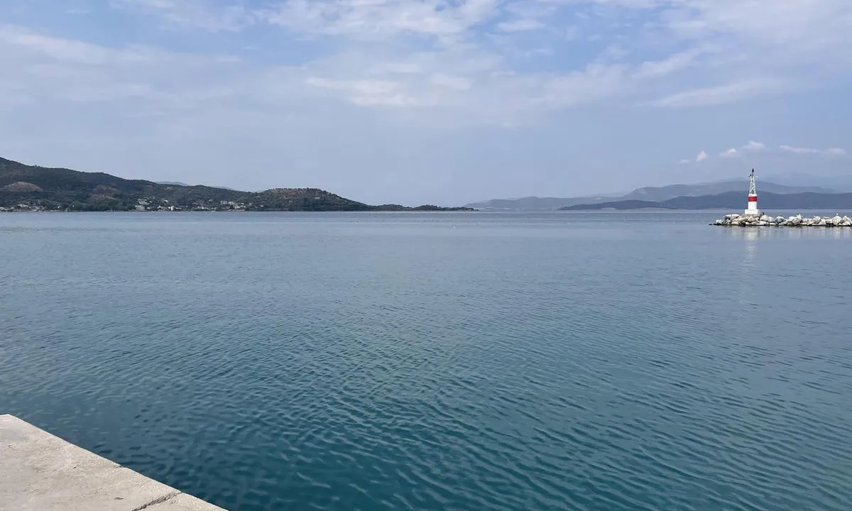 Port Orei: {"base": "en", "no": "Havnens inngang fra moloen", "se": "Hamnens ing\u00e5ng fr\u00e5n v\u00e5gbrytaren", "en": "Harbour entrance from the mole", "da": "Havneindl\u00f8b fra molen"}