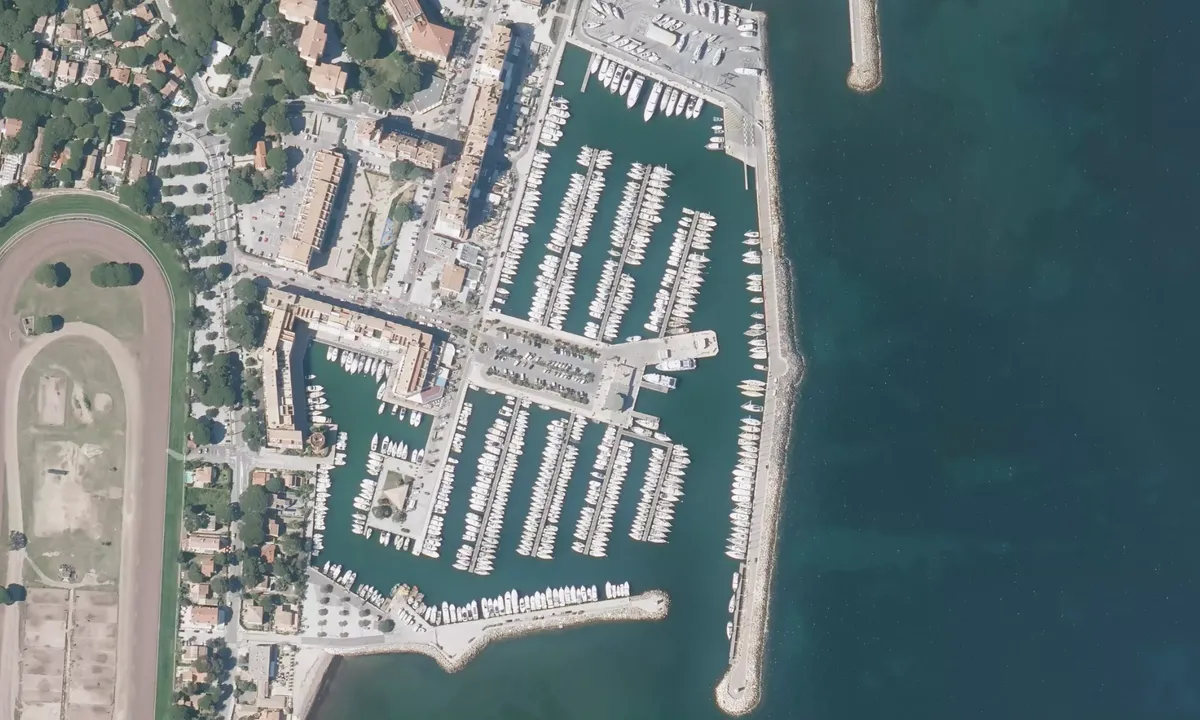 Flyfoto av Port Saint Pierre - Hyères