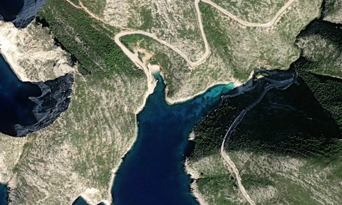 Flyfoto av Porto Vromi