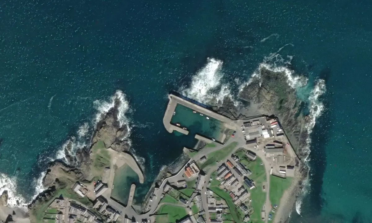 Flyfoto av Portsoy New Harbour