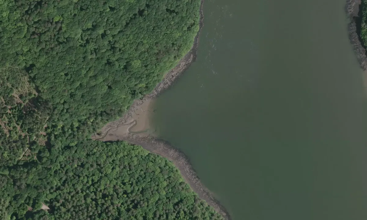 Satelite image of Porz Coz