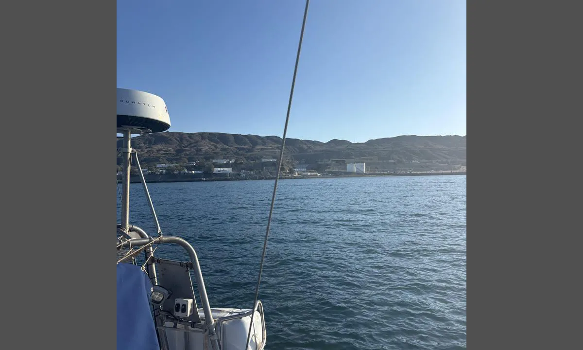 {"base": "no", "no": "Nordligste delen av havneomr\u00e5det", "se": "Norra delen av hamnomr\u00e5det", "en": "Northernmost part of the harbor area", "da": "Den nordligste del af havneomr\u00e5det", "fr": "La partie la plus septentrionale de la zone portuaire", "de": "Der n\u00f6rdlichste Teil des Hafenbereichs", "es": "La parte m\u00e1s al norte de la zona del puerto", "it": "La parte pi\u00f9 settentrionale dell'area del porto", "pt": "A parte mais ao norte da \u00e1rea portu\u00e1ria", "nl": "Noordelijkste deel van het havengebied", "pl": "P\u00f3\u0142nocna cz\u0119\u015b\u0107 obszaru portowego", "uk": "\u041f\u0456\u0432\u043d\u0456\u0447\u043d\u0430 \u0447\u0430\u0441\u0442\u0438\u043d\u0430 \u0433\u0430\u0432\u0430\u043d\u0456", "ro": "Partea nordic\u0103 a zonei portuare", "tr": "Liman b\u00f6lgesinin en kuzey k\u0131sm\u0131", "el": "\u0392\u03cc\u03c1\u03b5\u03b9\u03bf \u03c4\u03bc\u03ae\u03bc\u03b1 \u03c4\u03b7\u03c2 \u03bb\u03b9\u03bc\u03b5\u03bd\u03b9\u03ba\u03ae\u03c2 \u03c0\u03b5\u03c1\u03b9\u03bf\u03c7\u03ae\u03c2", "cs": "Severn\u00ed \u010d\u00e1st p\u0159\u00edstavn\u00ed oblasti", "hu": "A kik\u00f6t\u0151ter\u00fclet leg\u00e9szakibb r\u00e9sze", "fi": "Satama-alueen pohjoisin osa", "bg": "\u0421\u0435\u0432\u0435\u0440\u043d\u0430\u0442\u0430 \u0447\u0430\u0441\u0442 \u043d\u0430 \u043f\u0440\u0438\u0441\u0442\u0430\u043d\u0438\u0449\u043d\u0430\u0442\u0430 \u0437\u043e\u043d\u0430", "sr": "Severni deo lu\u010dkog podru\u010dja", "et": "Sadamapiirkonna p\u00f5hjapoolseim osa", "lv": "Ostas teritorijas zieme\u013cu da\u013ca", "lt": "Uosto teritorijos \u0161iauriausia dalis"}