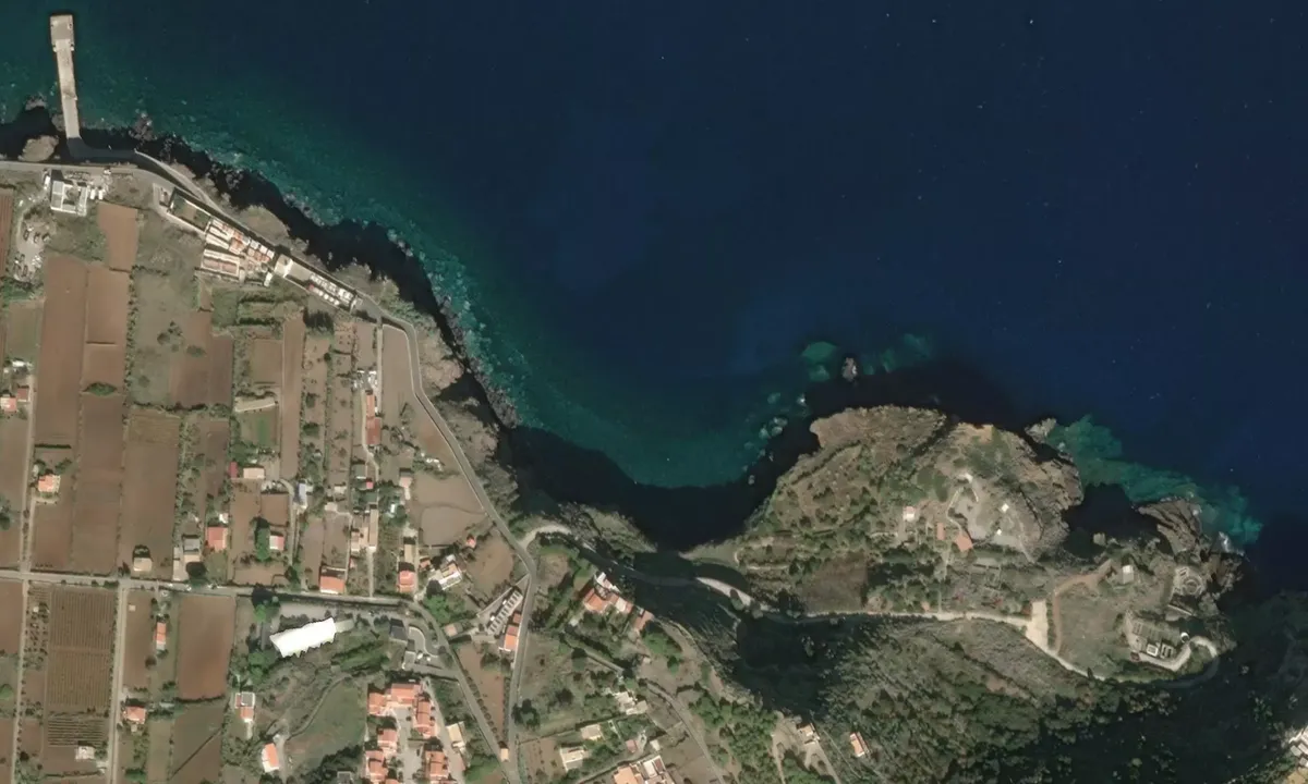 Flyfoto av Punta Omo Morto
