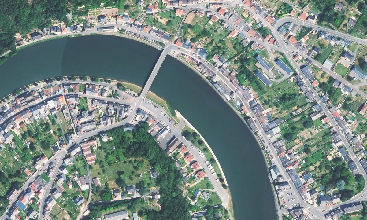 Satelite image of Quai des Bateliers