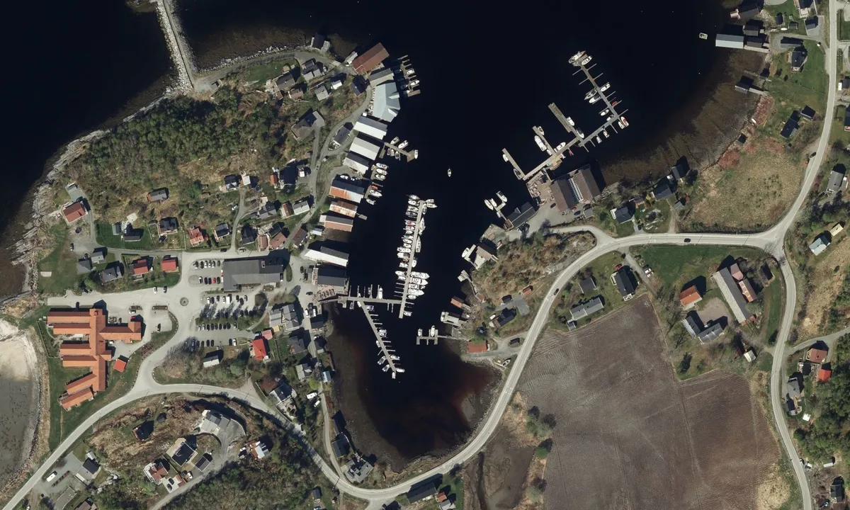Flyfoto av Råkvåg Båtforening