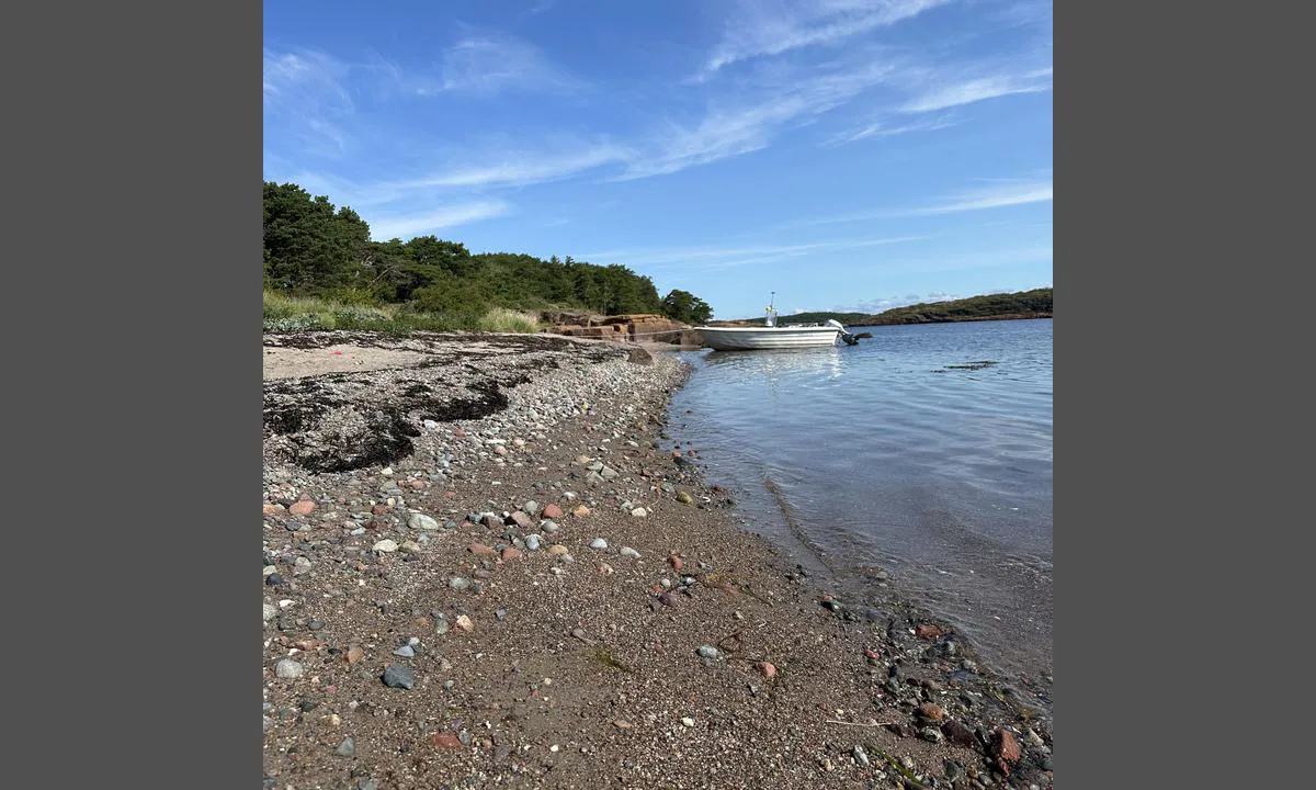 Ramsholmen: {"base": "no", "no": "Midt \u00f8stsiden", "se": "Mitten av \u00f6stra sidan", "en": "Middle east side", "da": "Midt \u00f8stsiden"}
