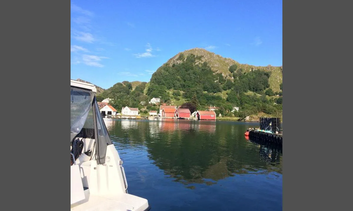 {"base": "no", "no": "Kirkehamn", "se": "Kyrkhamn", "en": "Kirkehamn", "da": "Kirkehamn"}