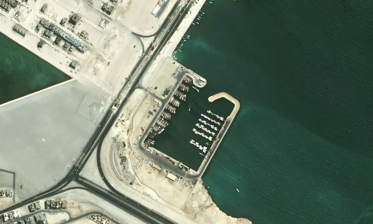 Flyfoto av Raya Port