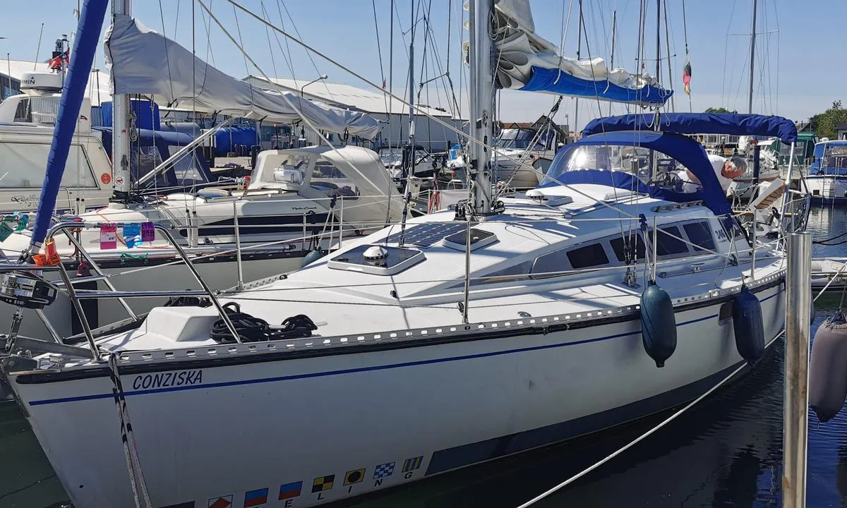 Reersø Fiskeri og lystbådehavn: {"base": "de", "no": "Reers\u00f8 Maria og -Fiskerihavn", "se": "Reers\u00f8 Maria och -Fiskhamn", "en": "Reers\u00f8 Maria and -Fishing Harbour", "da": "Reers\u00f8 Maria og fiskerihavn", "fr": "Reers\u00f8 Maria et port de p\u00eache", "de": "Reers\u00f8 Maria und -Fischereihafen", "es": "Puerto de Reers\u00f8 Maria y de pesca", "it": "Porto turistico e peschereccio di Reers\u00f8 Maria", "pt": "Porto de Reers\u00f8 Maria e Pesca", "nl": "Reers\u00f8-Maria en vissershaven", "pl": "Reers\u00f8 Maria i port rybacki", "uk": "\u0420\u0435\u0435\u0440\u0441\u0451 \u041c\u0430\u0440\u0456\u044f \u0442\u0430 \u0440\u0438\u0431\u043e\u043b\u043e\u0432\u043d\u0438\u0439 \u043f\u043e\u0440\u0442", "ro": "Reers\u00f8 Maria \u0219i port pesc\u0103resc", "tr": "Reers\u00f8 Maria ve Bal\u0131k\u00e7\u0131 Liman\u0131", "el": "\u039b\u03b9\u03bc\u03ac\u03bd\u03b9 Reers\u00f8 Maria \u03ba\u03b1\u03b9 -\u0391\u03bb\u03b9\u03b5\u03c5\u03c4\u03b9\u03ba\u03cc \u039b\u03b9\u03bc\u03ac\u03bd\u03b9", "cs": "Reers\u00f8 Maria a -ryb\u00e1\u0159sk\u00fd p\u0159\u00edstav", "hu": "Reers\u00f8 Maria \u00e9s Horg\u00e1szkik\u00f6t\u0151", "fi": "Reers\u00f8 Maria ja -kalasatama", "bg": "\u0420\u0435\u0435\u0440\u0441\u044c\u043e \u041c\u0430\u0440\u0438\u044f \u0438 -\u0440\u0438\u0431\u0430\u0440\u0441\u043a\u043e \u043f\u0440\u0438\u0441\u0442\u0430\u043d\u0438\u0449\u0435", "sr": "\u0420\u0435\u0435\u0440\u0441\u00f8 \u041c\u0430\u0440\u0438\u0458\u0430 \u0438 -\u0420\u0438\u0431\u0430\u0440\u0441\u043a\u0430 \u043b\u0443\u043a\u0430", "et": "Reers\u00f8 Maria ja -kalasadam", "lv": "Reers\u00f8 Marijas un -Zvejas osta", "lt": "Reers\u00f8 Maria ir -\u017evejybos uostas"}