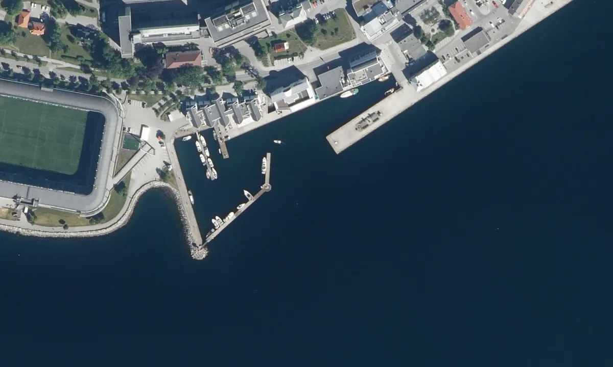 Flyfoto av Reknes Gjestehavn - Molde