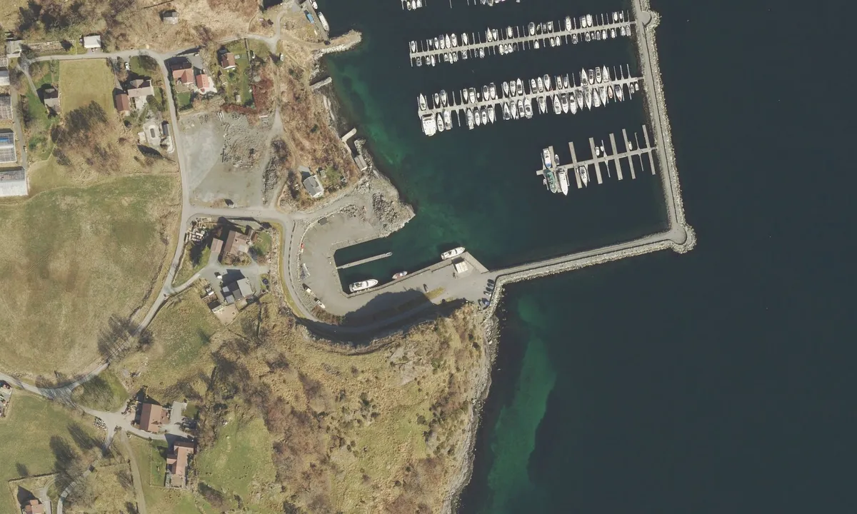 Flyfoto av Rennesøy Marina