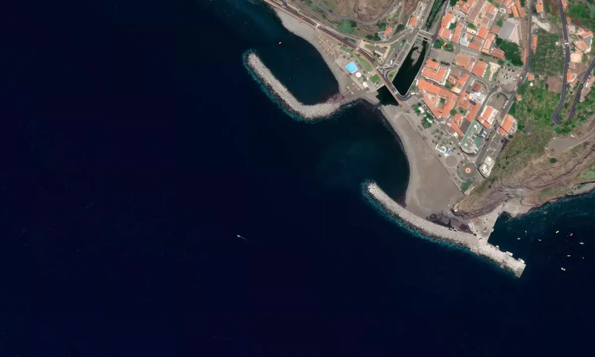 Flyfoto av Ribeira Brava Bay