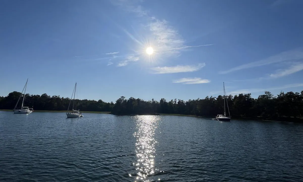 Risö: {"base": "no", "no": "Bra med kveldssol.", "se": "Bra med kv\u00e4llssol.", "en": "Good evening sun.", "da": "God med aftensol."}