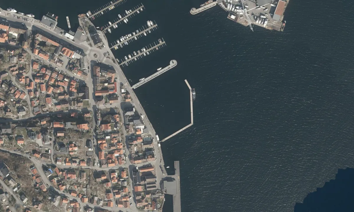Flyfoto av Risør Havn