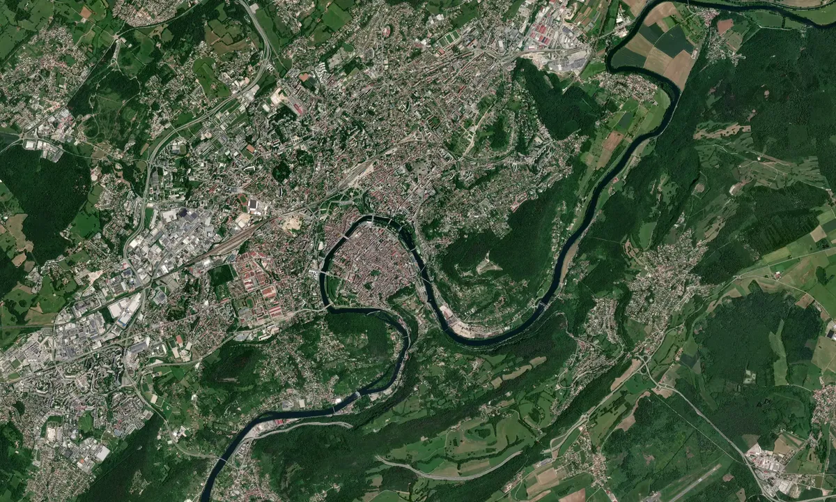 Flyfoto av River Port of Besancon