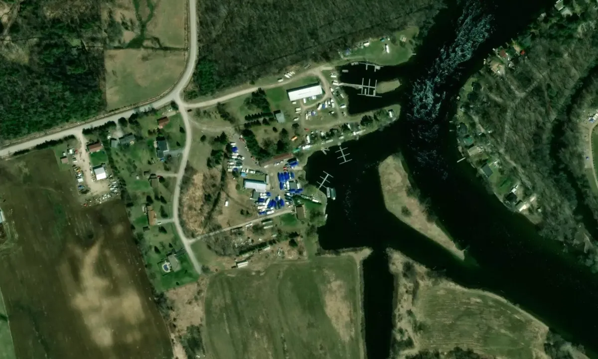Flyfoto av Riverbend Marina (Willowbend Marina)