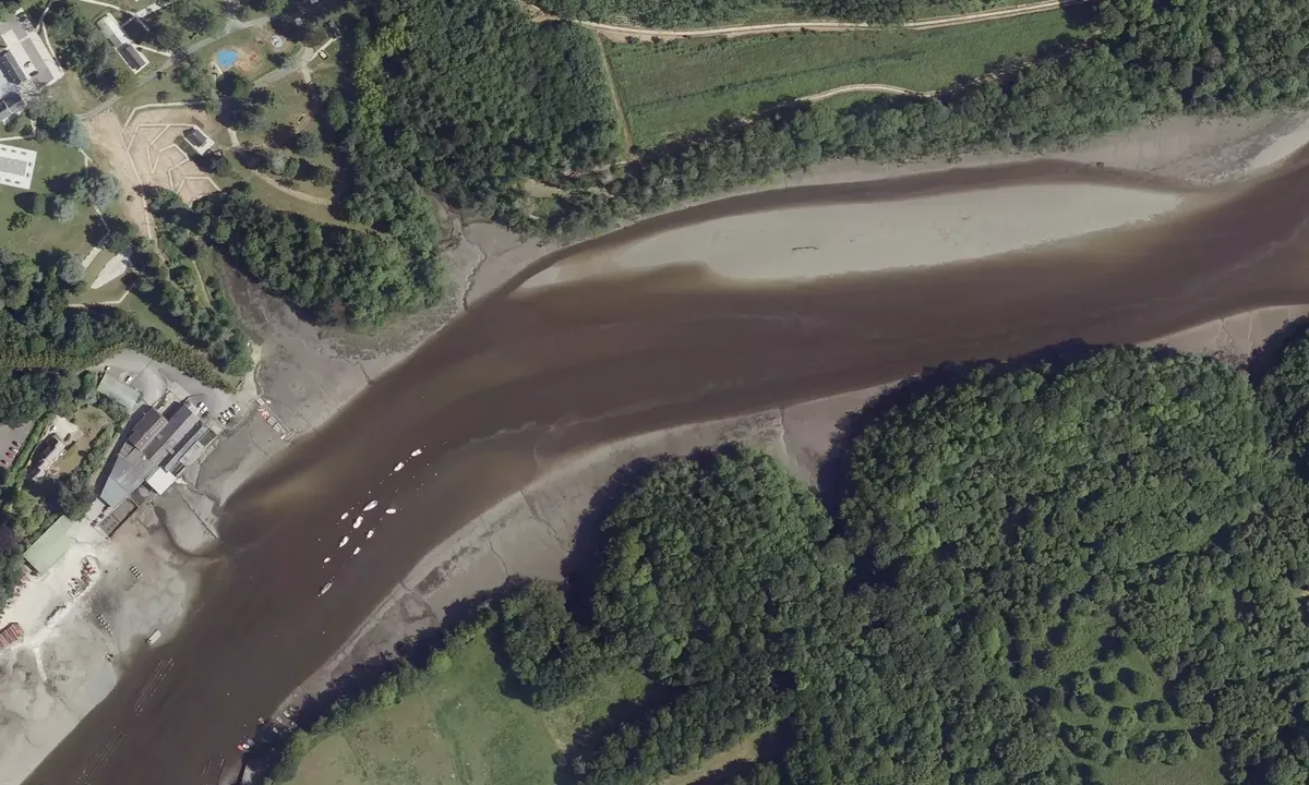Satelite image of Rivière deBélonn