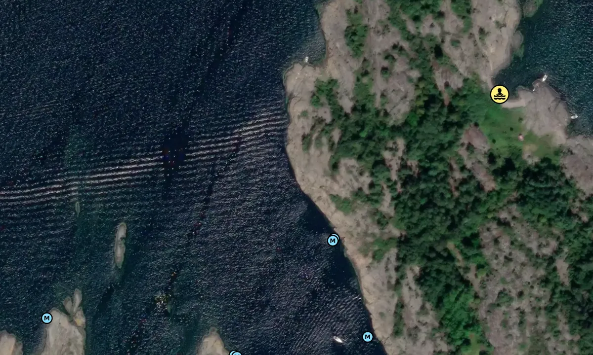 Satelite image of Roppestadholmen NW