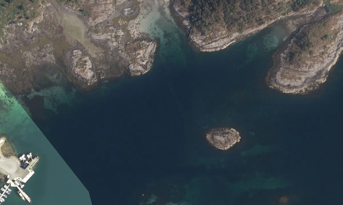 Flyfoto av Rørøya