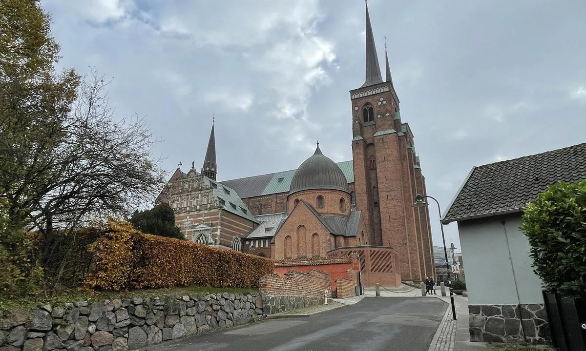 Roskilde domkirke - fra 1175 og den mest sentrale kirken i Danmark.