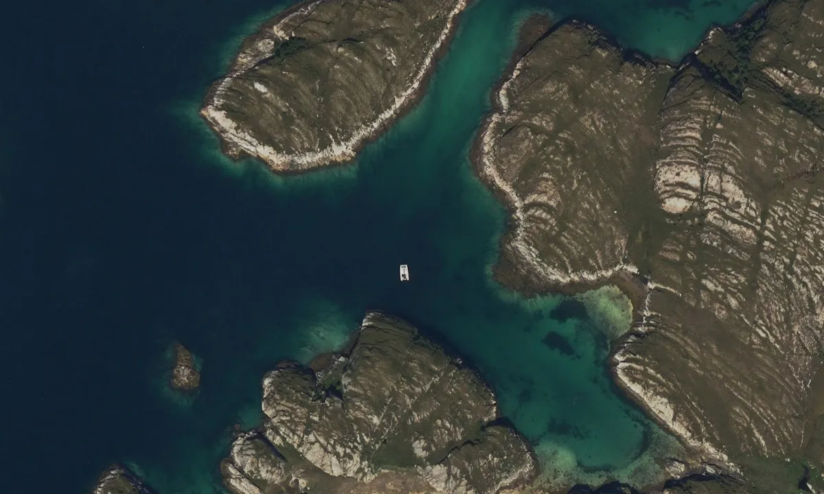 Flyfoto av Røssøya 1