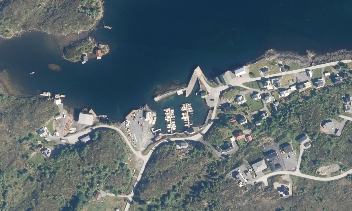 Flyfoto av Røssøyvågen