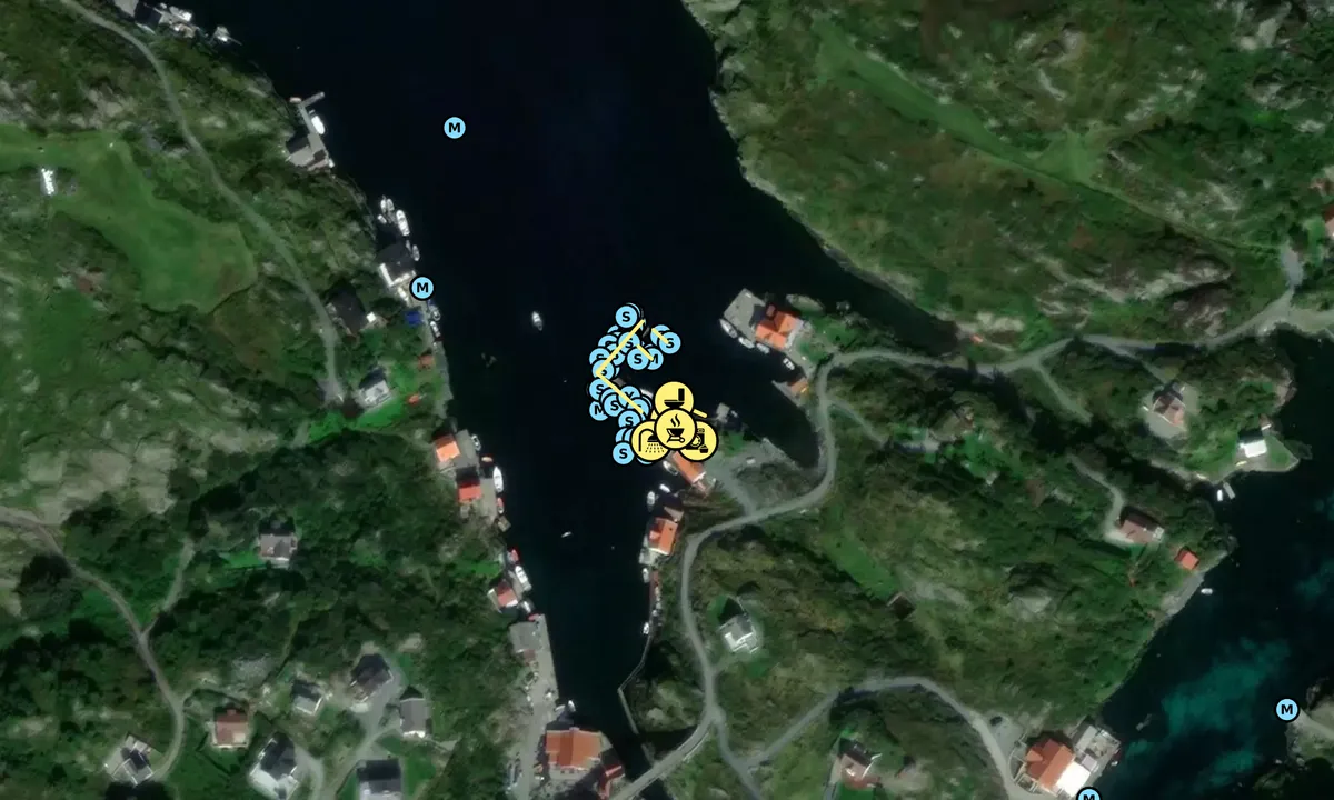 Satelite image of Røvær