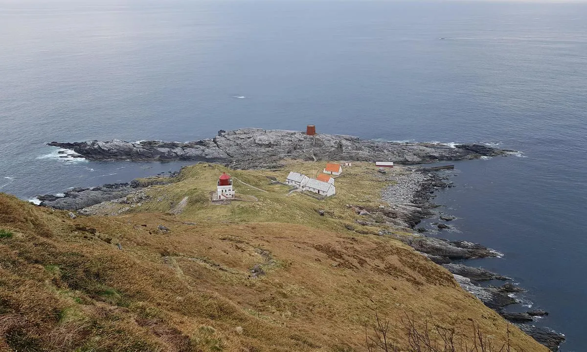 Runde fyr.
En tur hit kan anbefales.
Det er også DNT hytte (i fyrmesterboligen)