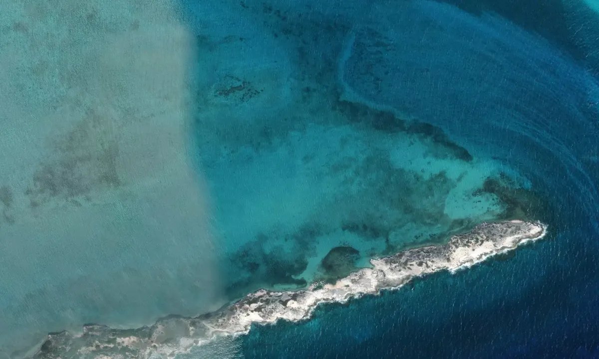 Flyfoto av S Caicos- Long Cay