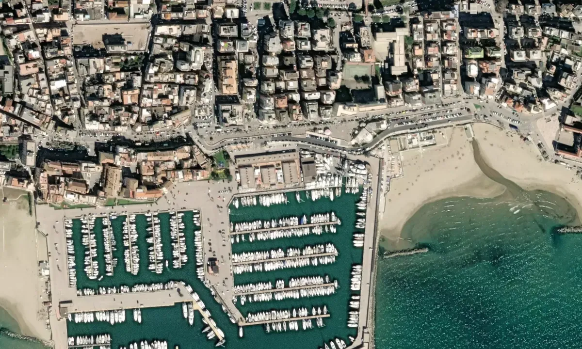Flyfoto av Sailing Yachts - Nettuno