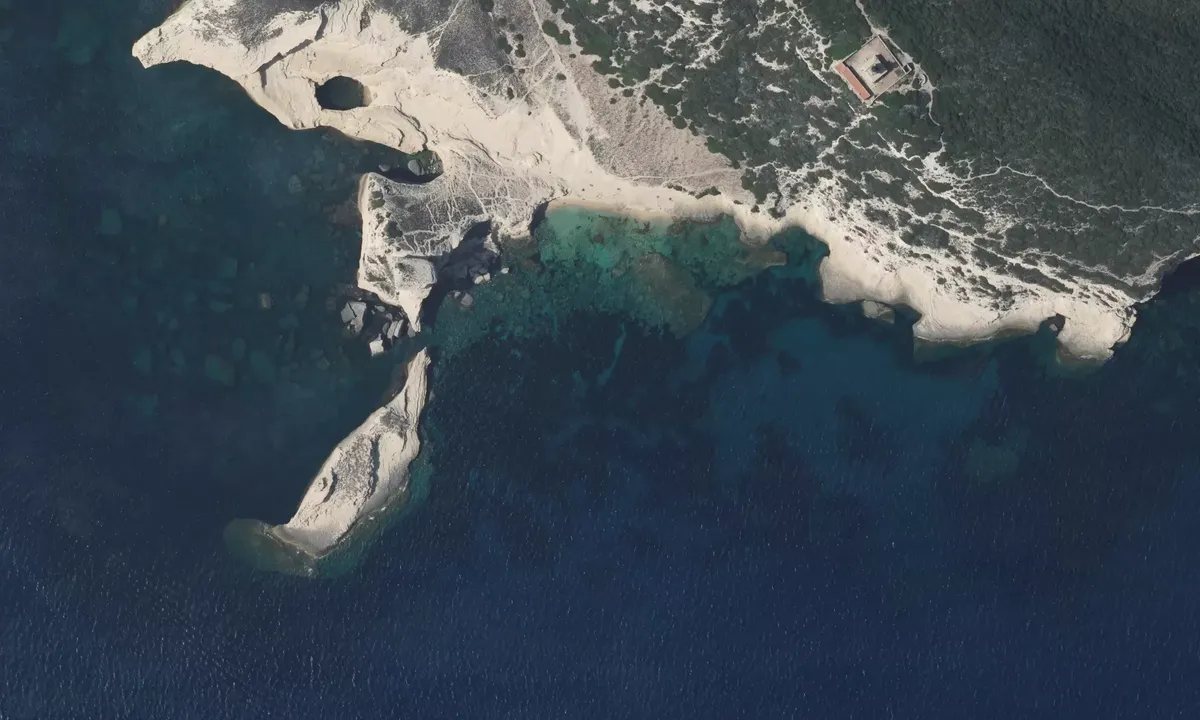 Satelite image of Saint Antoine Bay