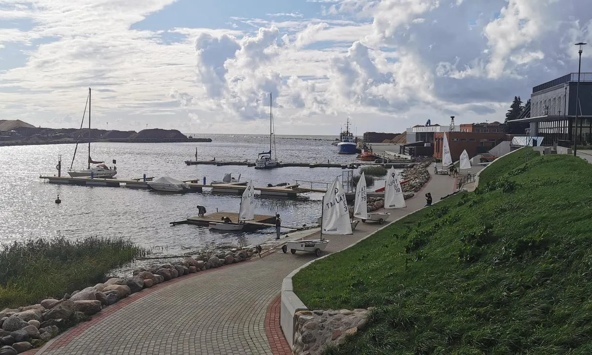 {"base": "lv", "no": "Marina Salacgriva", "se": "Marina Salacgr\u012bva", "en": "Marina Salacgriva", "da": "Marina Salacgriva", "fr": "Port de plaisance Salacgriva", "de": "Marina Salacgriva", "es": "Puerto Deportivo Salacgriva", "it": "Marina Salacgr\u012bva", "pt": "Marina Salacgriva", "nl": "Marina Salacgriva", "pl": "Marina Salacgriva", "uk": "\u041c\u0430\u0440\u0438\u043d\u0430 \u0421\u0430\u043b\u0430\u0446\u0491\u0440\u0438\u0432\u0430", "ro": "Marina Salacgriva", "tr": "Marina Salacgriva", "el": "\u039c\u03b1\u03c1\u03af\u03bd\u03b1 \u03a3\u03b1\u03bb\u03ac\u03c4\u03c3\u03b3\u03ba\u03c1\u03b9\u03b2\u03b1", "cs": "P\u0159\u00edstav Salacgriva", "hu": "Salacgriva kik\u00f6t\u0151", "fi": "Marina Salacgriva", "bg": "\u041c\u0430\u0440\u0438\u043d\u0430 \u0421\u0430\u043b\u0430\u0446\u0433\u0440\u0438\u0432\u0430", "sr": "\u041c\u0430\u0440\u0438\u043d\u0430 \u0421\u0430\u043b\u0430\u0446\u0433\u0440\u0438\u0432\u0430", "et": "Salacgriva Marina", "lv": "Marina Salacgriva", "lt": "Marina Salacgriva"}