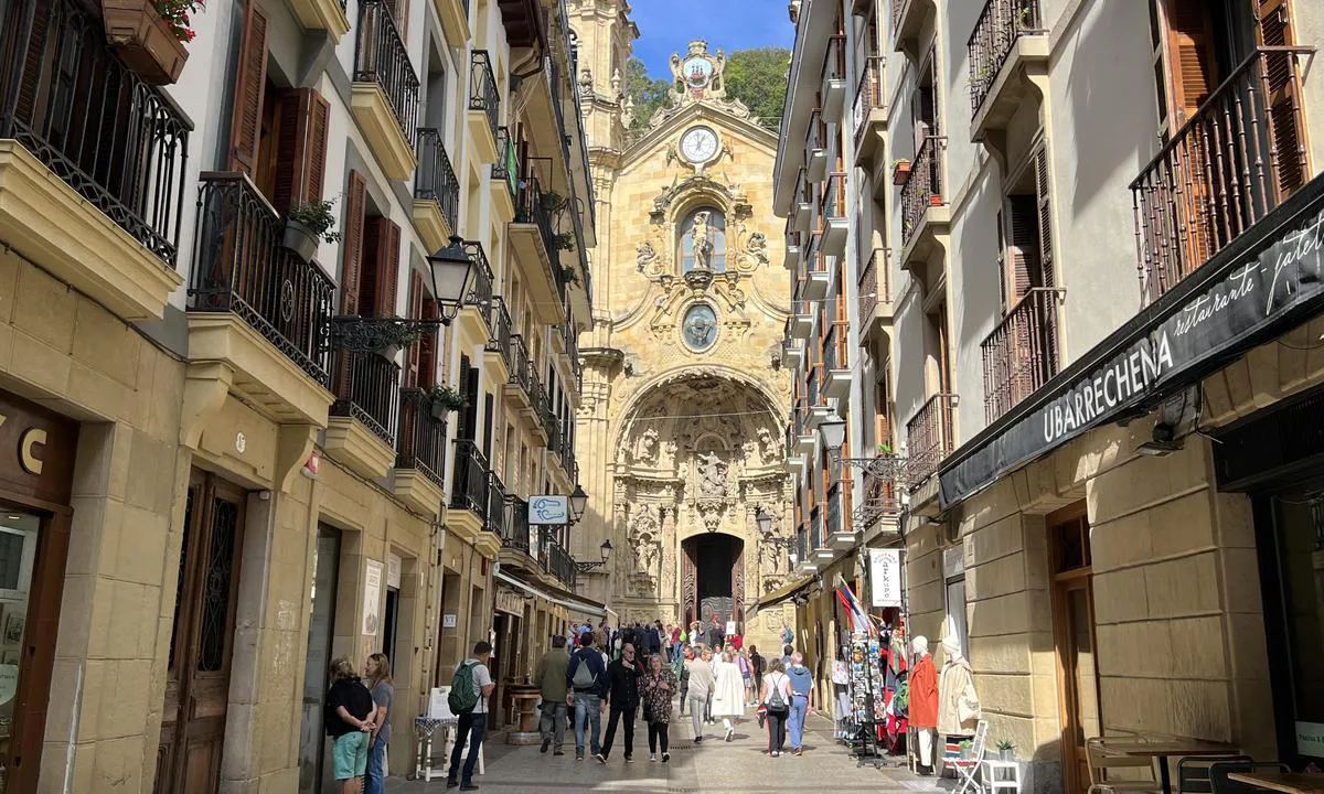San Sebastian Marina: {"base": "no", "no": "Spennande benyggelse", "se": "Sp\u00e4nnande bebyggelse", "en": "Exciting structures", "da": "Sp\u00e6ndende byggeri"}