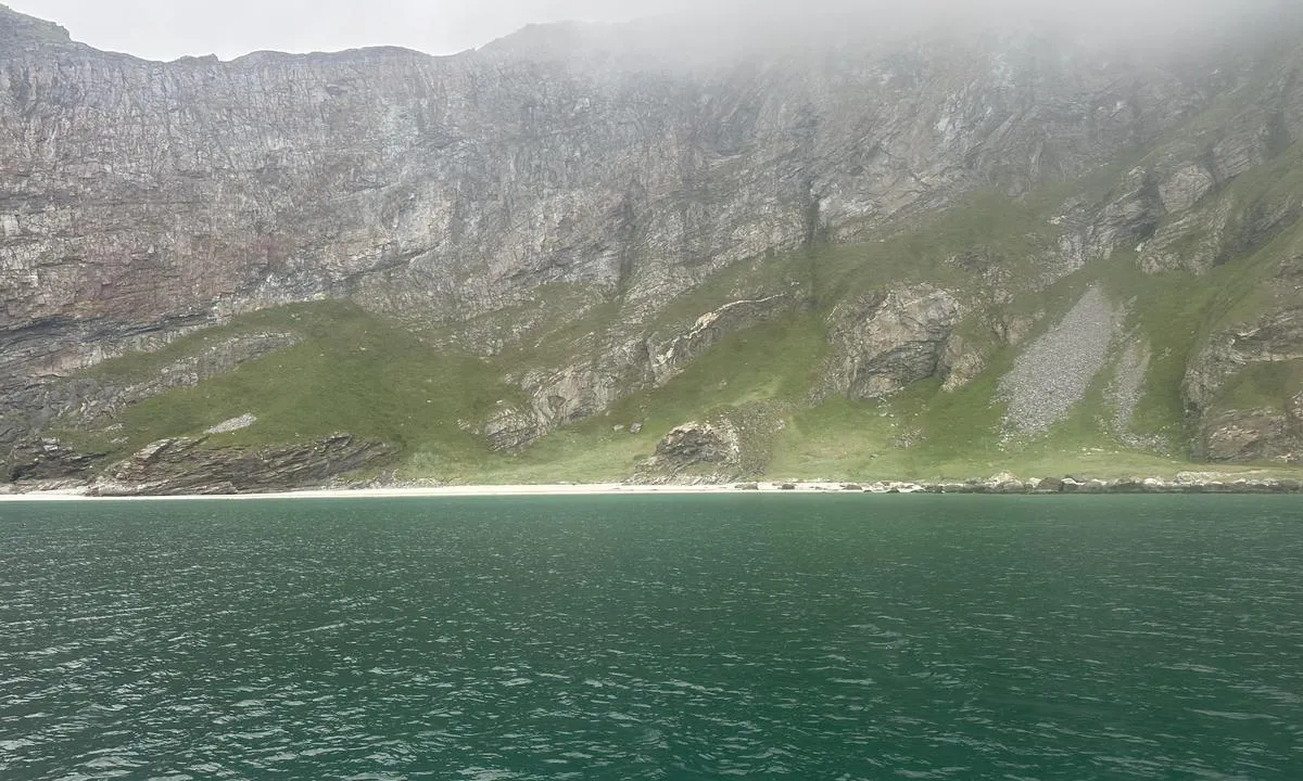 Sanden, Måstadvika : {"base": "no", "no": "Fantastisk sandstrand", "se": "Fantastisk sandstrand", "en": "Fantastic sandy beach", "da": "Fantastisk sandstrand"}
