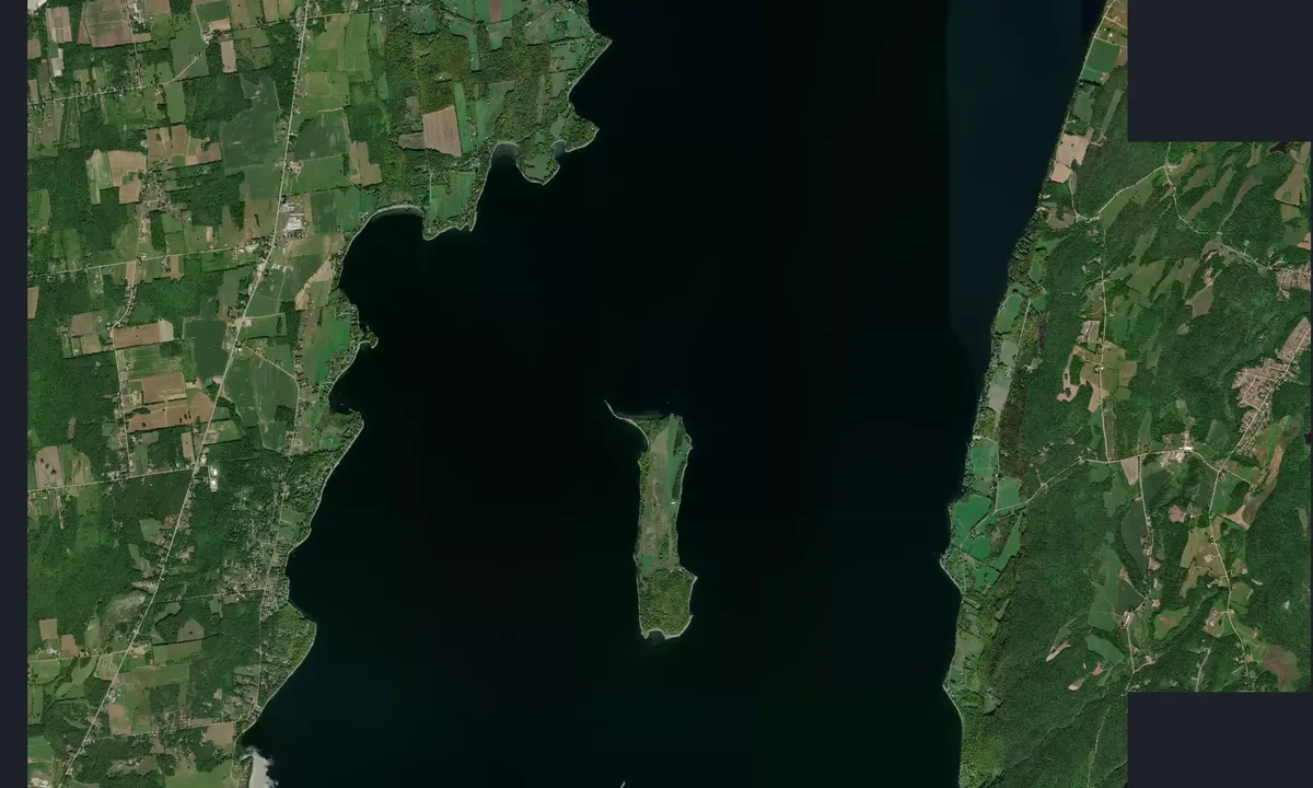 Flyfoto av Savage Island