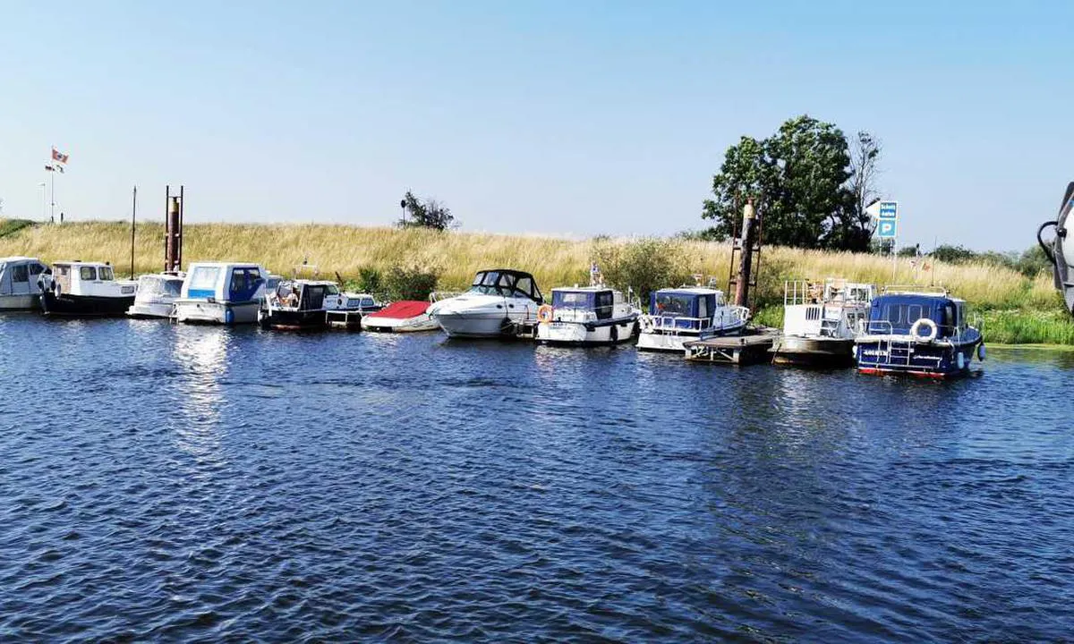 {"base": "de", "no": "Schnackenburg", "se": "Schnackenburg", "en": "Schnackenburg", "da": "Schnackenburg", "fr": "Schnackenburg", "de": "Schnackenburg", "es": "Schnackenburg", "it": "Schnackenburg", "pt": "Schnackenburg", "nl": "Schnackenburg", "pl": "Schnackenburg", "uk": "\u0428\u043d\u0430\u043a\u0435\u043d\u0431\u0443\u0440\u0433", "ro": "Schnackenburg", "tr": "Schnackenburg", "el": "\u03a3\u03bd\u03ac\u03ba\u03b5\u03bd\u03bc\u03c0\u03bf\u03c5\u03c1\u03b3\u03ba", "cs": "Schnackenburg", "hu": "Schnackenburg", "fi": "Schnackenburg", "bg": "\u0428\u043d\u0430\u043a\u043a\u0435\u0431\u0443\u0440\u0433", "sr": "\u0428\u043d\u0435\u043a\u0435\u043d\u0431\u0443\u0440\u0433", "et": "Schnackenburg", "lv": "\u0160nakene (Schnackenburg)", "lt": "\u0160nakenburgas"}