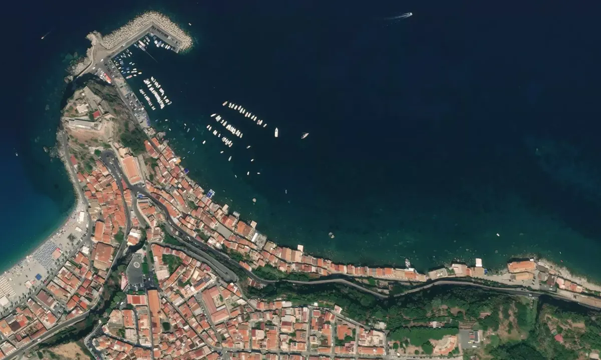 Flyfoto av Scilla