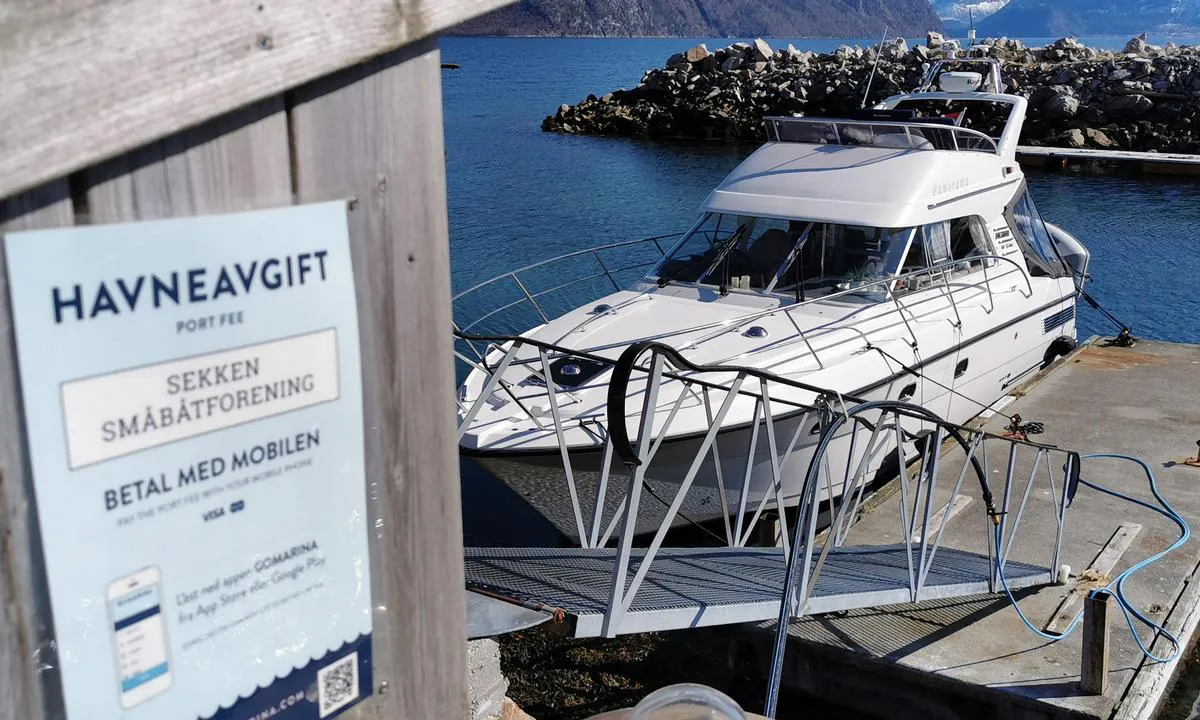 Sekken Småbåthavn: {"base": "no", "no": "Betaling via Gomarina. Vann og str\u00f8m tilgjengelig.", "se": "Betalning via Gomarina. Vatten och el tillg\u00e4nglig.", "en": "Payment via Gomarina. Water and electricity available.", "da": "Betaling via Gomarina. Vand og str\u00f8m tilg\u00e6ngelig."}