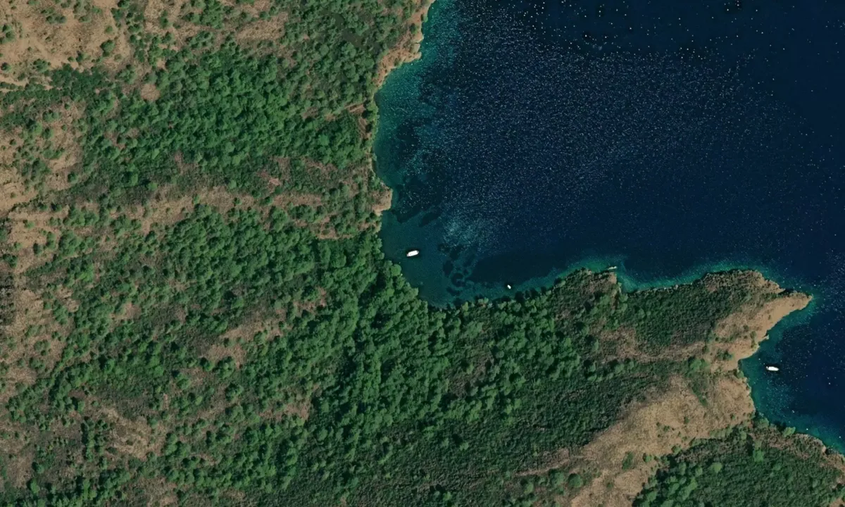 Flyfoto av Semisze bay