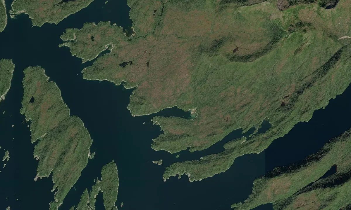 Flyfoto av Sevenfathom Bay