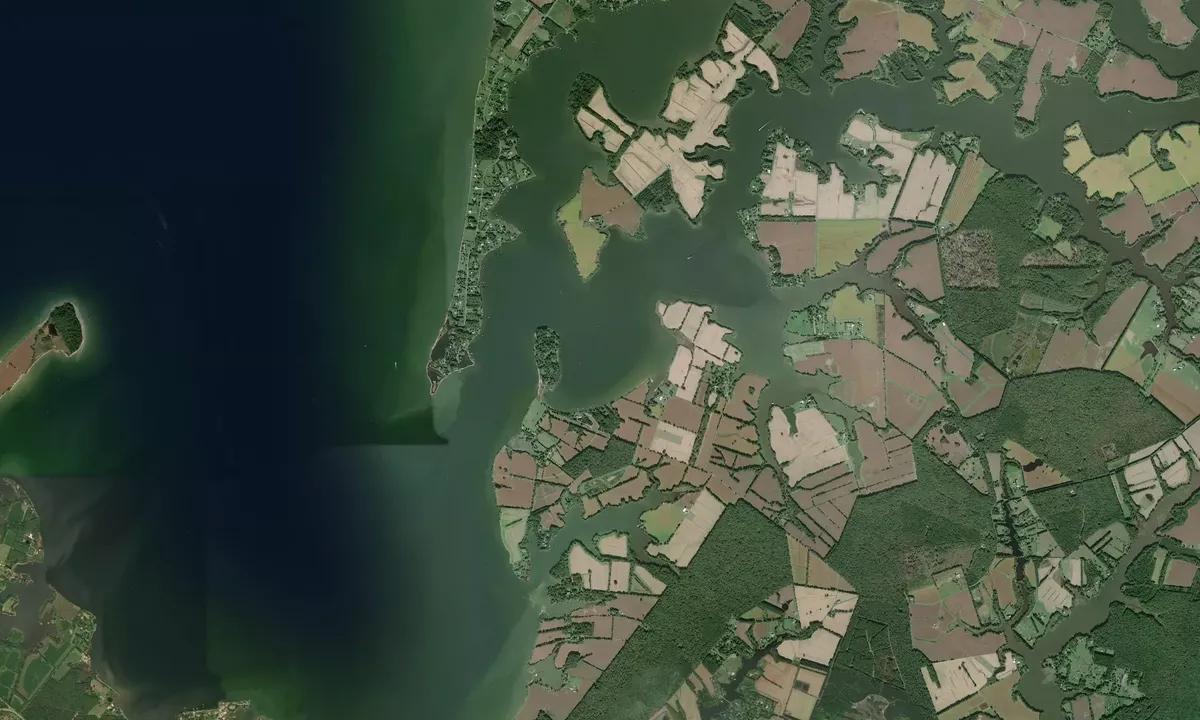 Flyfoto av Shaw Bay