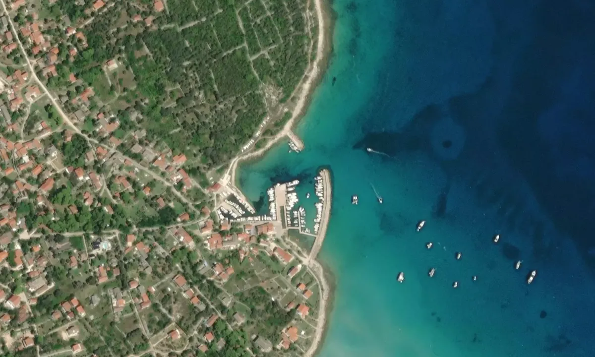 Flyfoto av Silba Town Quay