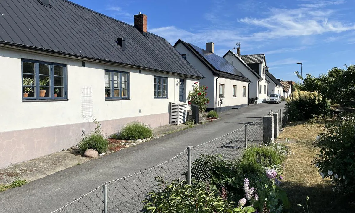 Simrishamn: {"base": "no", "no": "Flott tur-/sykkelsti s\u00f8rover.", "se": "Fin tur-/cykelv\u00e4g s\u00f6derut.", "en": "Great hiking/biking trail southwards.", "da": "Flot vandre-/cykelsti sydp\u00e5."}