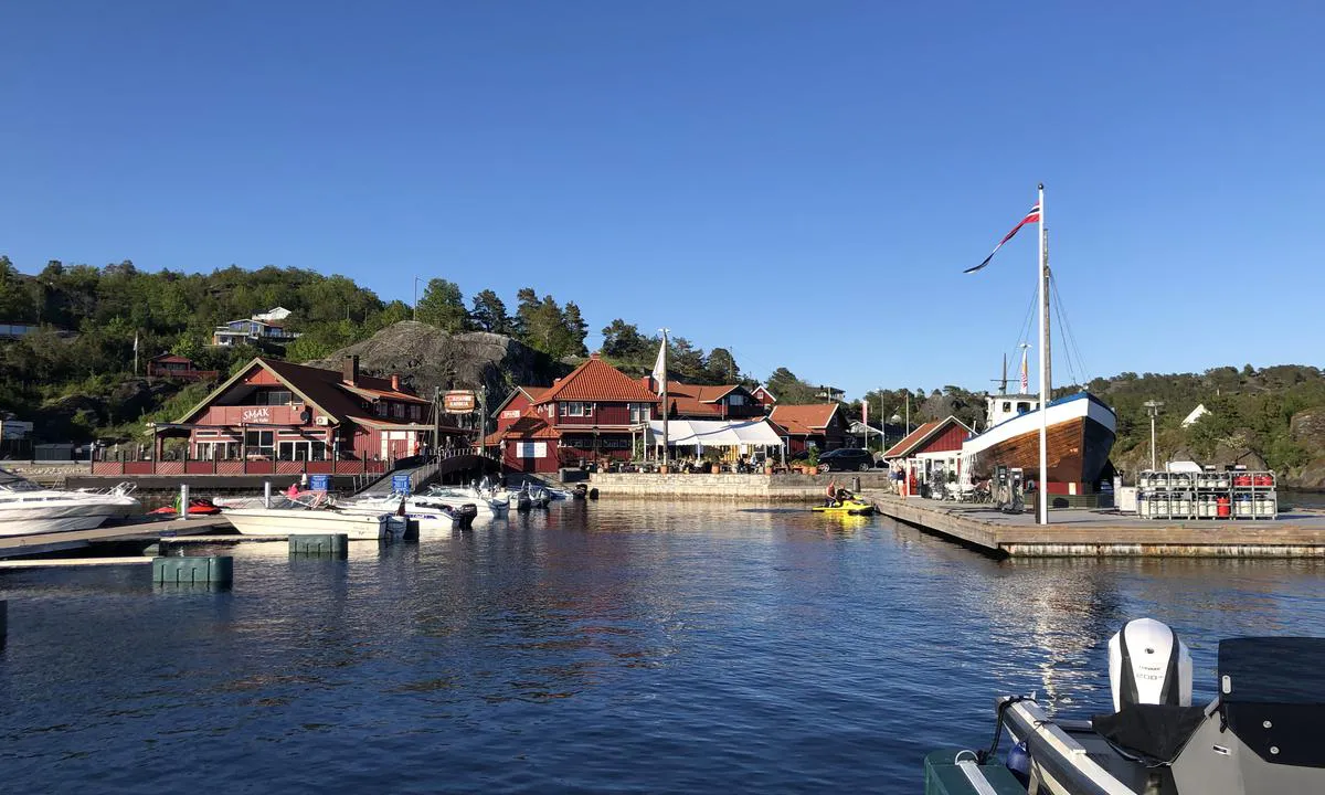 Sjøbua Marina: Valle gjestehavn med flott matbutikk, båtbutikk og mulighet til fylling av diesel.