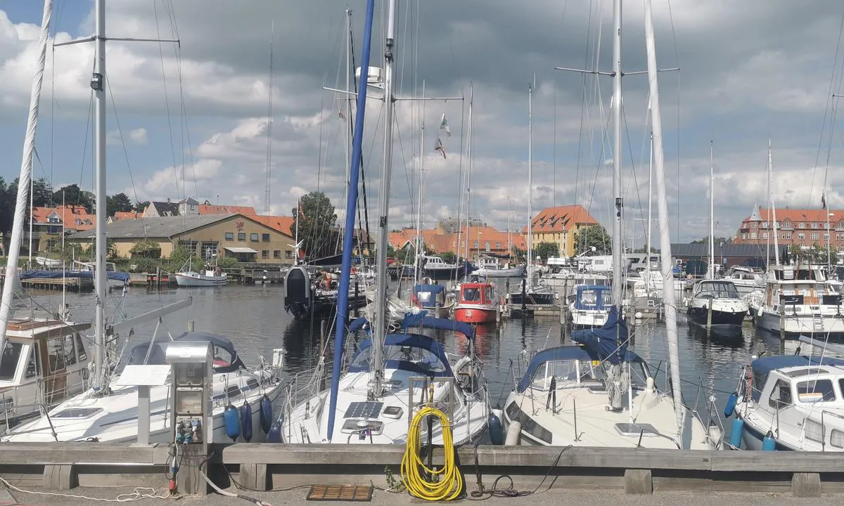 Skælskør Havn: {"base": "da", "no": "Sk\u00e6lsk\u00f8r Havn", "se": "Sk\u00e6lsk\u00f8r Hamn", "en": "Sk\u00e6lsk\u00f8r Harbour", "da": "Sk\u00e6lsk\u00f8r Havn"}