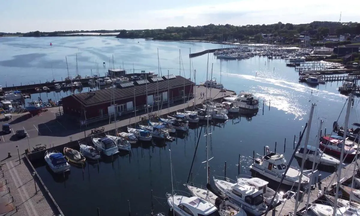 Skælskør Havn: {"base": "da", "no": "Sk\u00e6lsk\u00f8r Havn", "se": "Sk\u00e6lsk\u00f8r Hamn", "en": "Sk\u00e6lsk\u00f8r Harbour", "da": "Sk\u00e6lsk\u00f8r Havn"}
