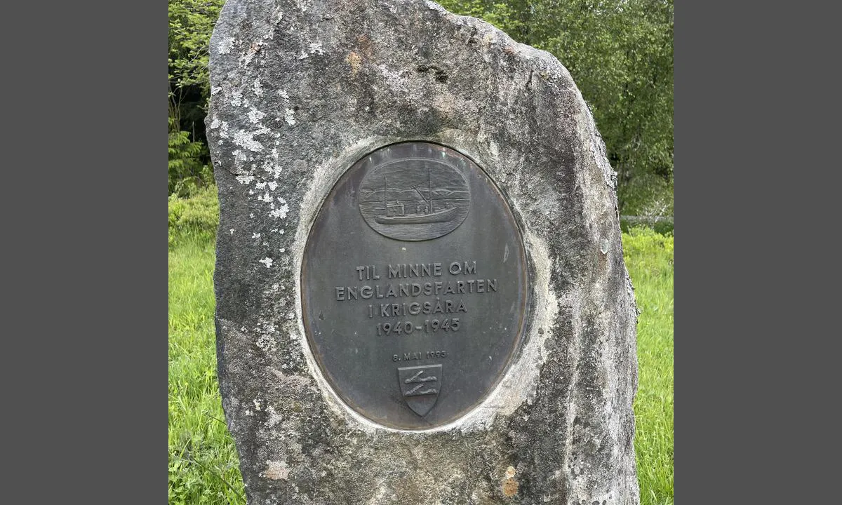 Skageneset: {"base": "no", "no": "Minnestein", "se": "Minnessten", "en": "Memorial Stone", "da": "Mindesten"}