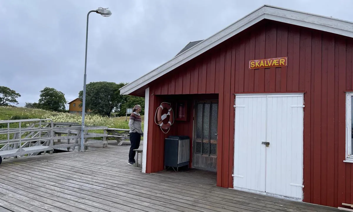 Skålvær: {"base": "no", "no": "Hurtigb\u00e5tkaia", "se": "Snabb\u00e5tskajen", "en": "Express boat quay", "da": "Hurtigb\u00e5dskajen"}