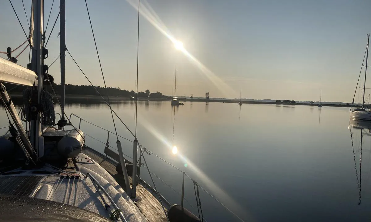 Skansehage: {"base": "da", "no": "Vakker naturhavn med gode ankringsmuligheter og beskyttelse", "se": "Vacker naturhamn med goda ankarplatser och skydd", "en": "Beautiful natural harbor with good anchorage and protection", "da": "Smuk natur havn med gode ankerfold og beskyttelse"}