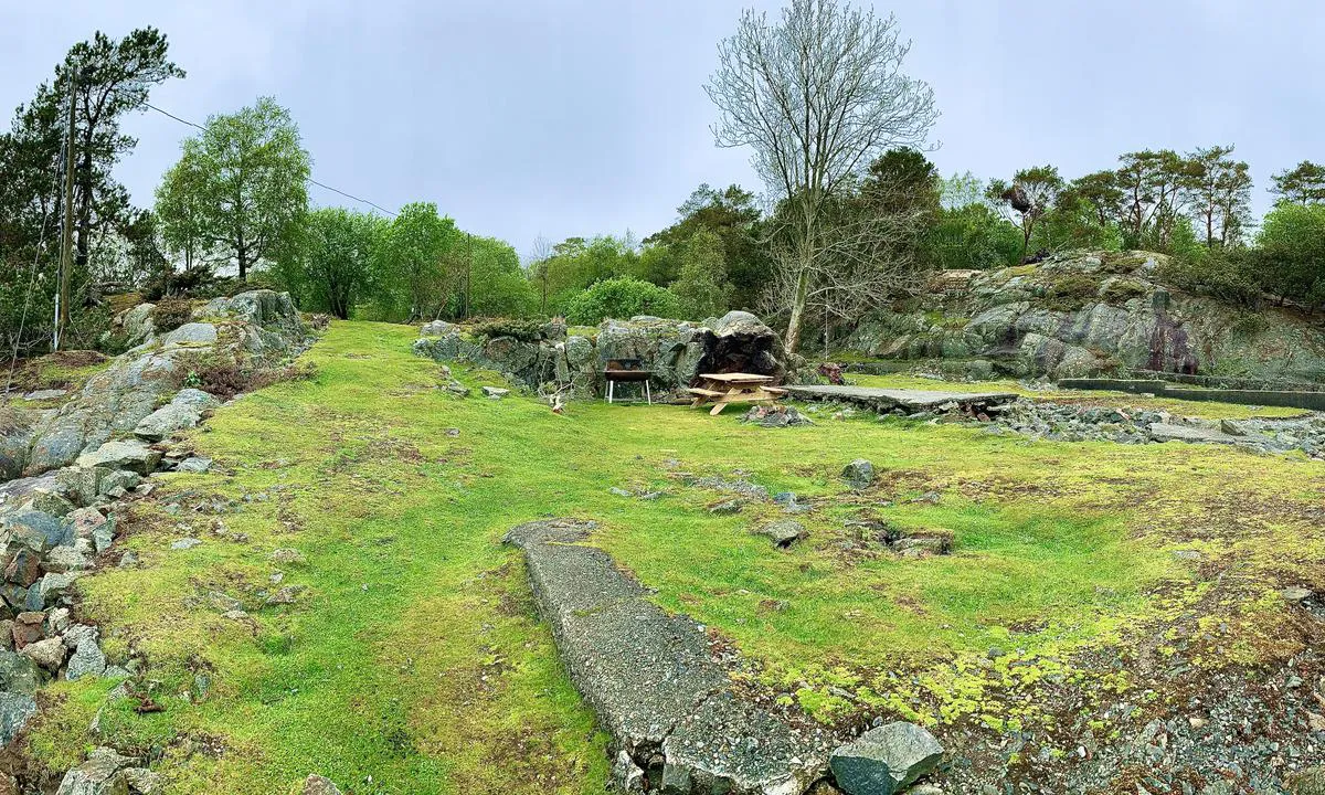 Skarvøyna - Herdla: Steinkaien i sør på øya.